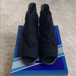 NWT White Mountain Shoes